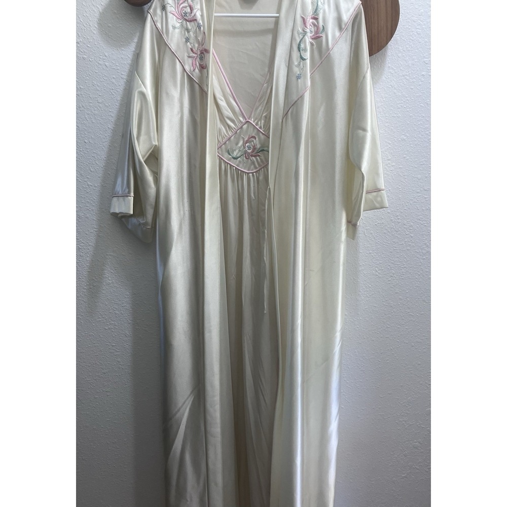 Vintage Lorraine Nightgown Robe Set Medium USA Cream Embroidered Cottagecore
